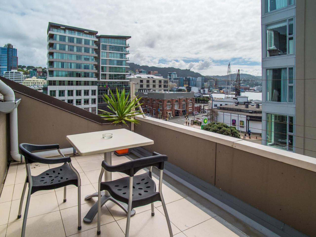 U Residence Hotel Wellington Exterior photo